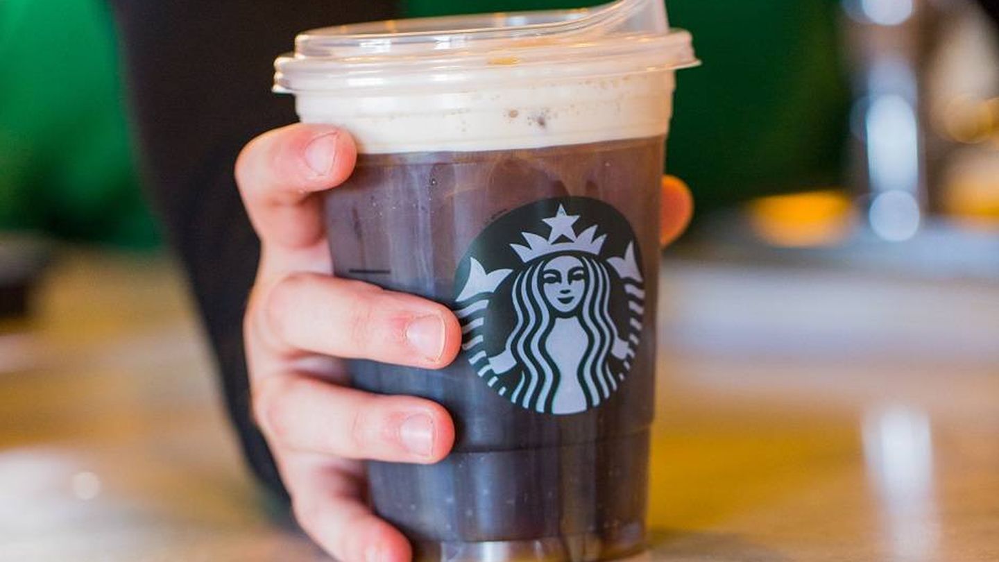 Nuevo vaso de Starbucks, alternativa para no usar pajitas de plástico | Foto: Starbucks