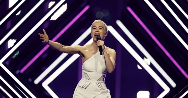 Foto: Actuación de SuRie, la representante de Reino Unido en Eurovisión 2018. (RTVE)