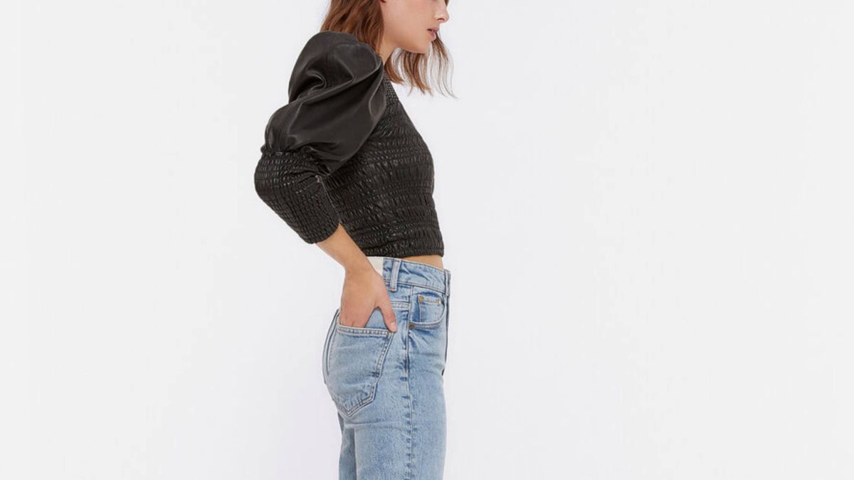Solo con estos jeans de Uterqüe parecerá que has perdido una talla al instante