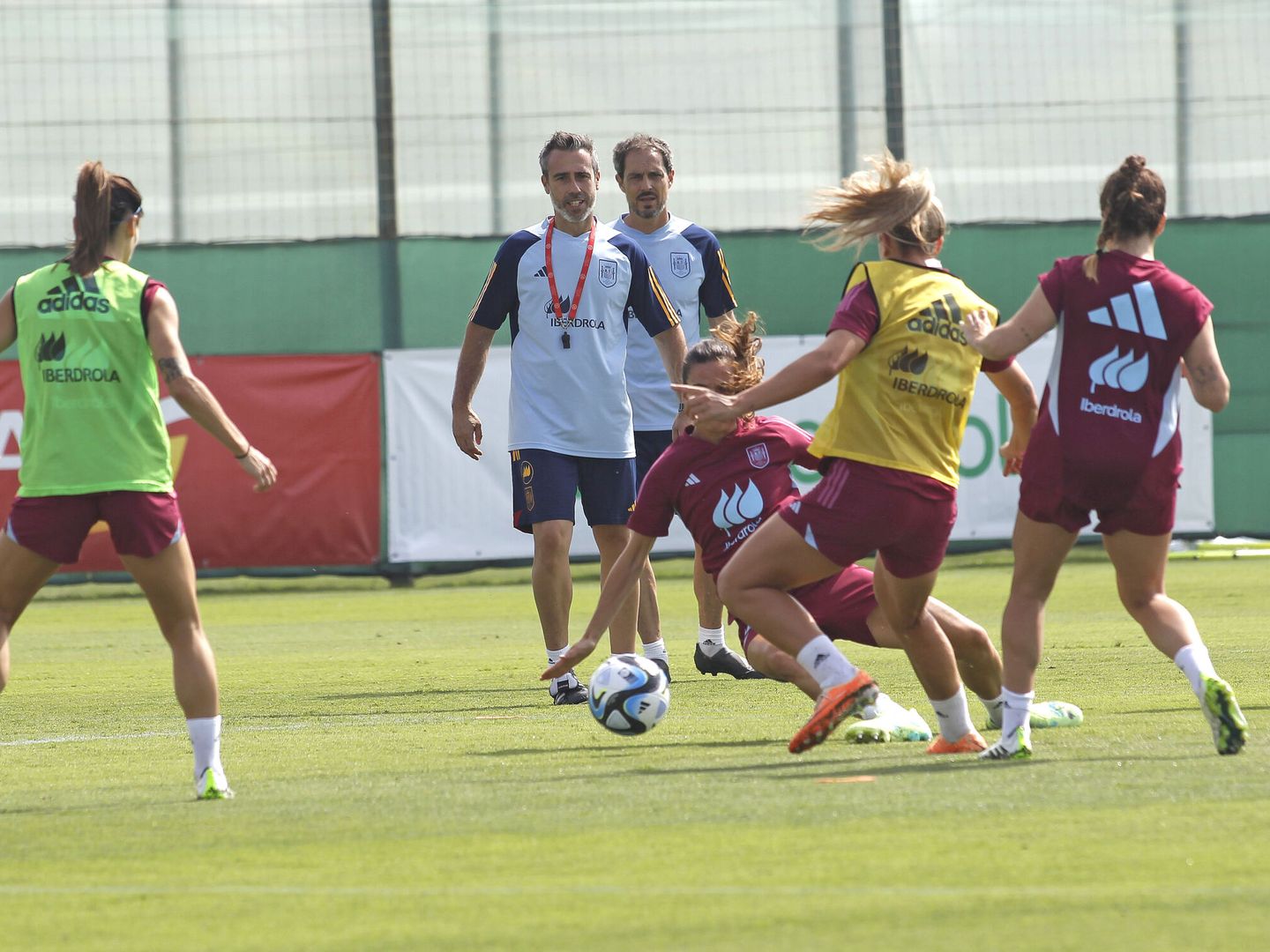 Entrenamiento de la Selección española femenina de fútbol en Benidorm. (EFE/Morell) 