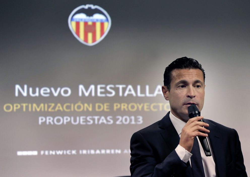 Foto: Amadeo Salvo, durante la presentación del ajuste del proyecto del Nuevo Mestalla (EFE)