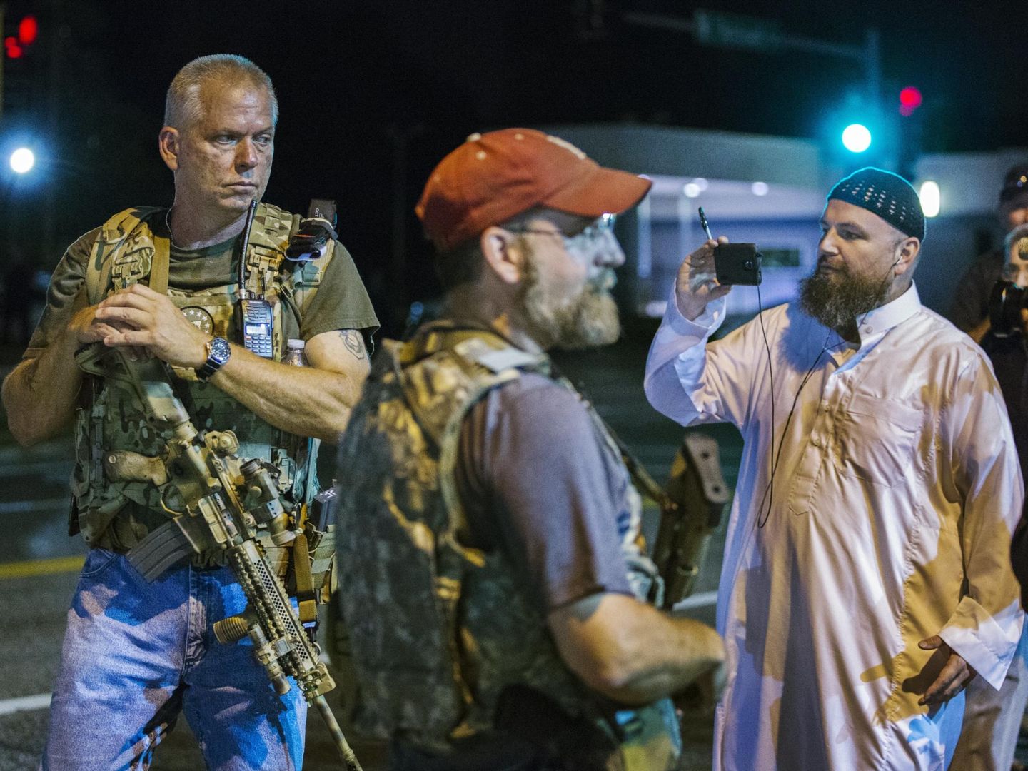 Milicianos armados en Ferguson, Missouri, en 2015. (Reuters)