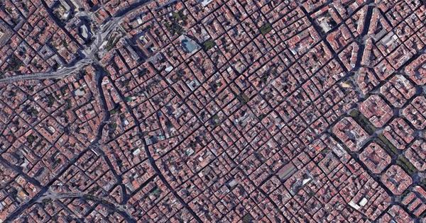 Foto: La Ley de Arquitectura aprobada por el Parlamento de Cataluña somete a informe previo la concesión de toda licencia de edificación. 