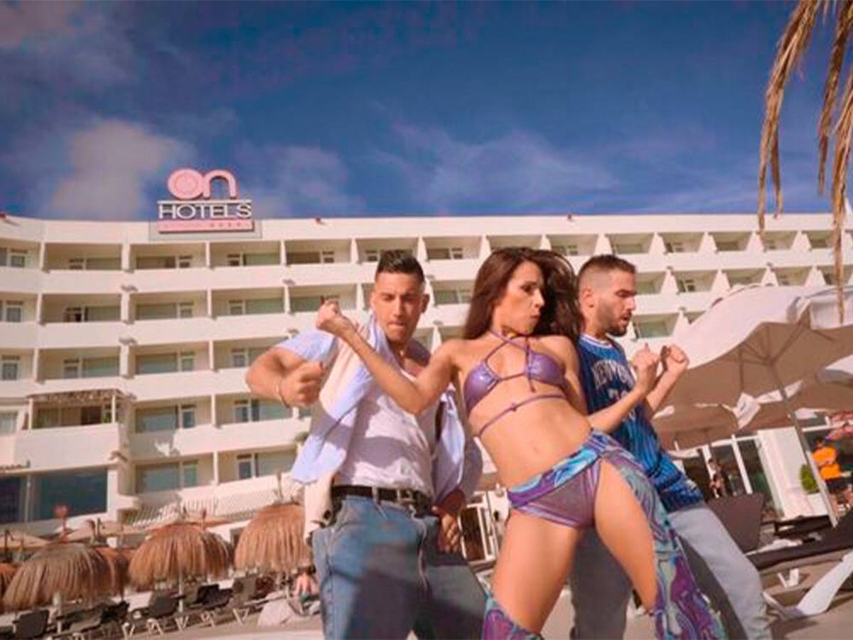 Foto: La versión viral de 'SloMo' de un hotel de Huelva: "Primera línea de playa, no secondary" (YouTube ON Hotels Group)