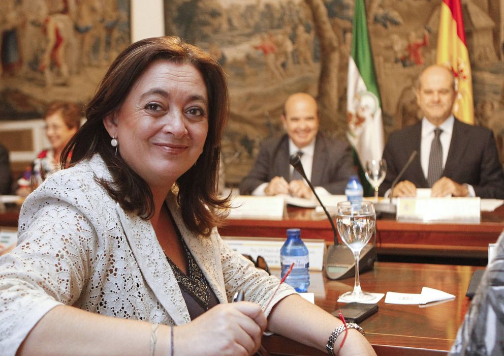 Foto: La exconsejera Mar Moreno y al fondo a la izquierda el diputado Gaspar Zarrías (EFE)