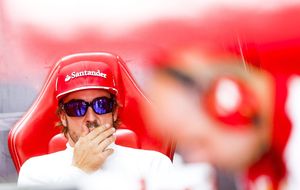 Alonso se encomienda a la curva 3 y a la lluvia para cambiar su suerte