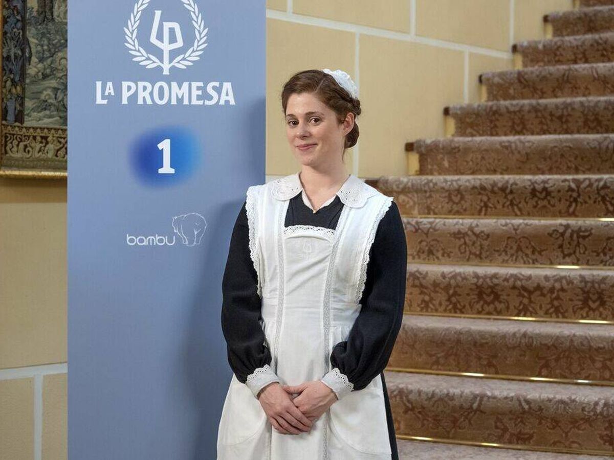 Foto: La actriz Sara Molina en el papel de María Fernández, en una imagen promocional de la serie 'La Promesa'. (RTVE)