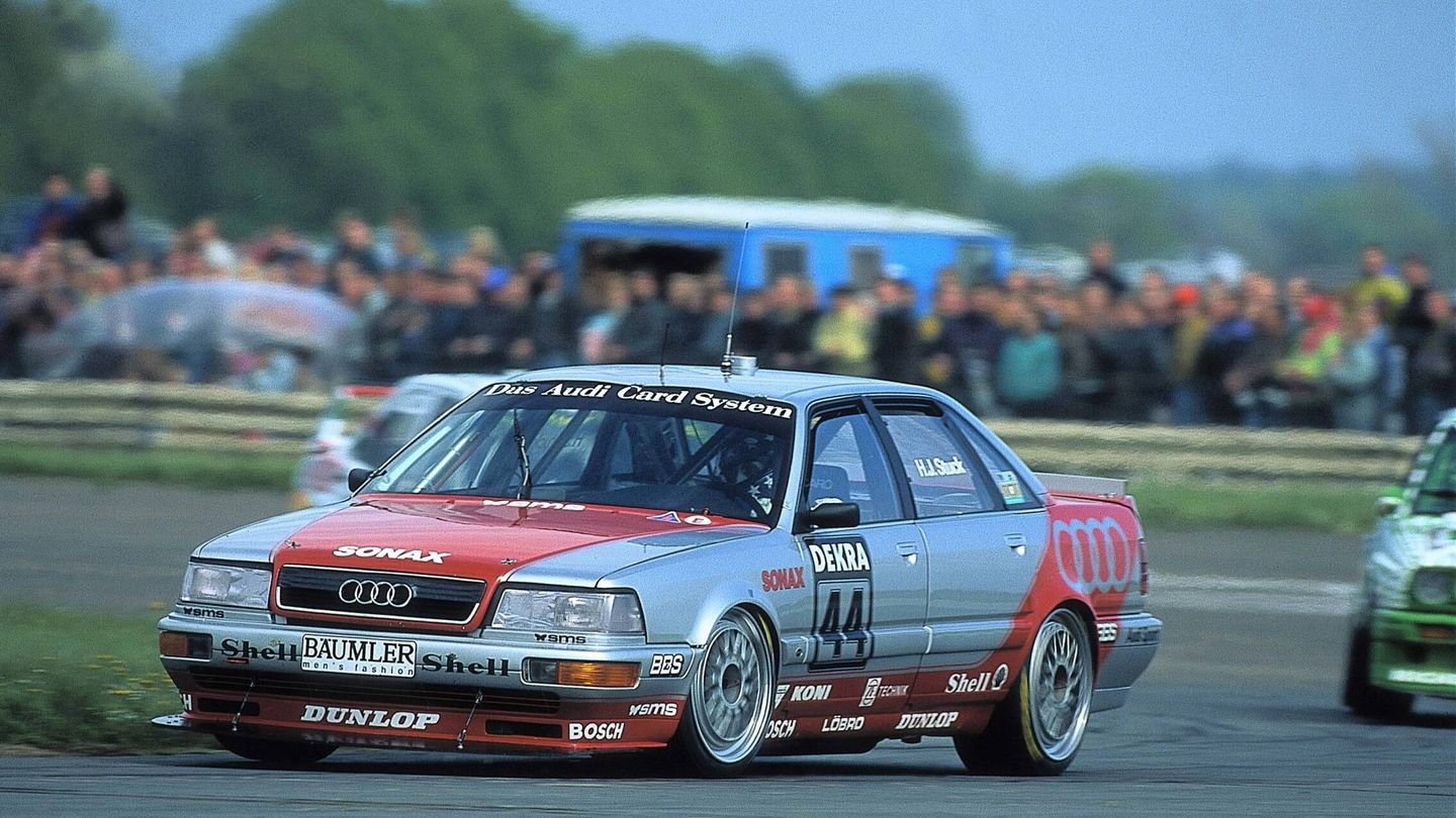En 1990, 1991 y 1992 la marca de los aros participó en el DTM alemán con sus V8 Quattro, bautizados 'los tanques de Audi'.