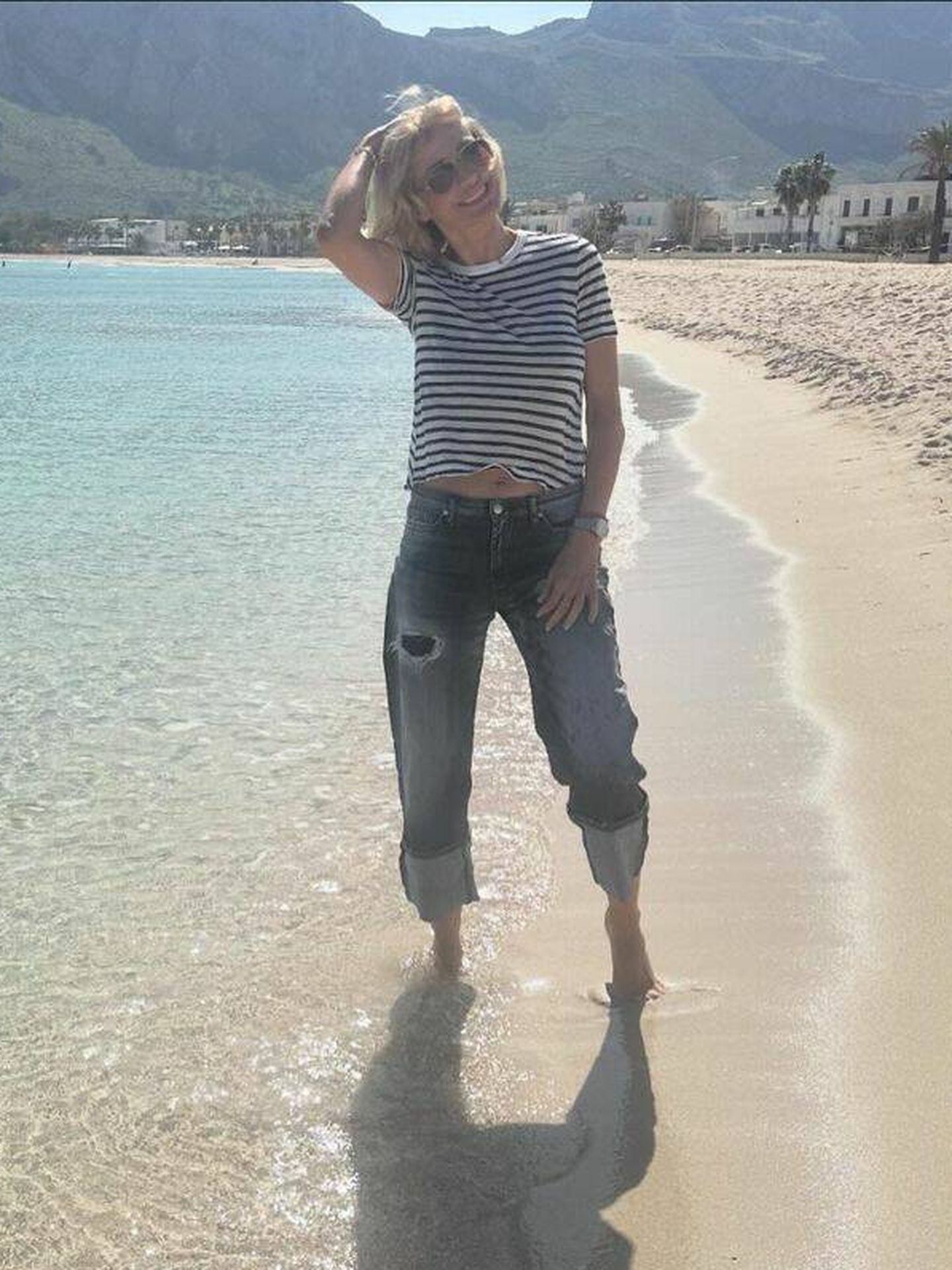 Susanna Griso visitó la playa de San Vito Lo Capo en Sicilia. (Redes sociales)