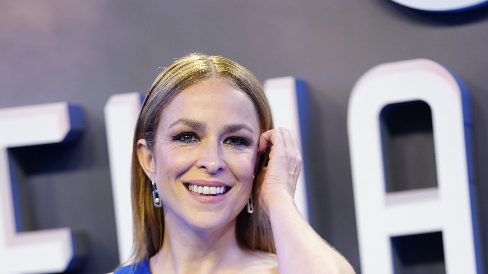 Foto: vicky-luengo-adriana-torrebejano-silvia-abascal-alfombra-roja