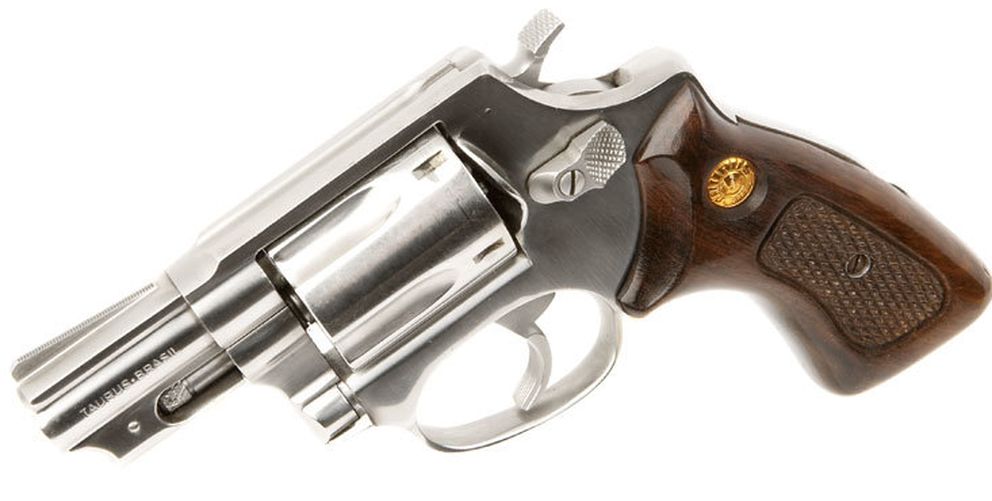 Revólver Taurus calibre 38.