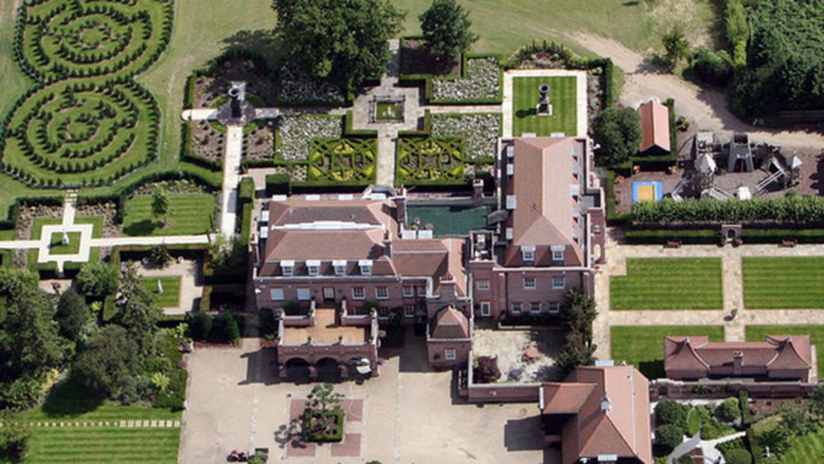 David y Victoria malvenden el 'Beckingham Palace' por 14 millones de euros