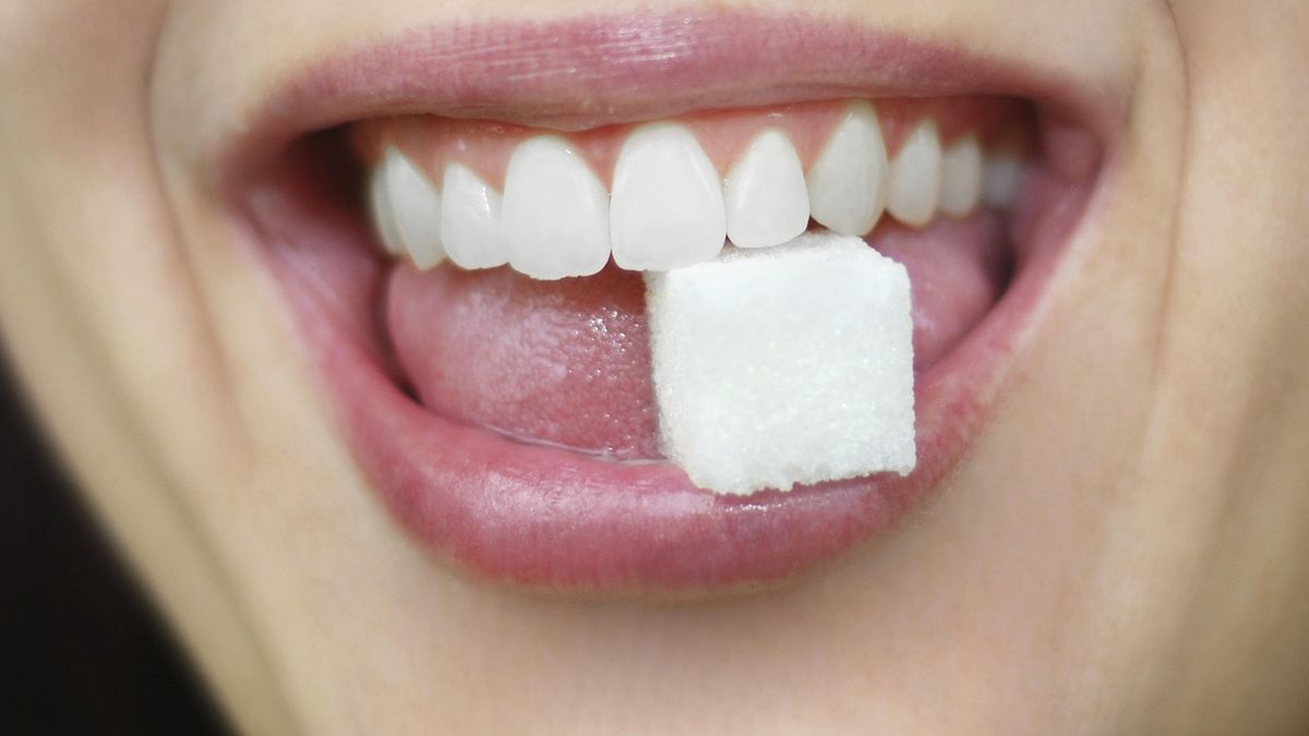 Cinco razones por las que añaden azúcar a los alimentos (aunque no sean dulces)