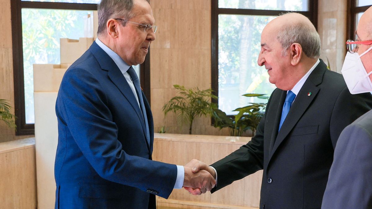 ¿Está Rusia detrás de la "agresión" de Argelia a España, como insinúa el ministro Albares?