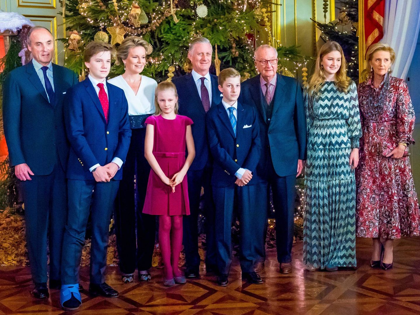 Tradicional imagen familiar navideña en el palacio de Bruselas. (Cordon Press)