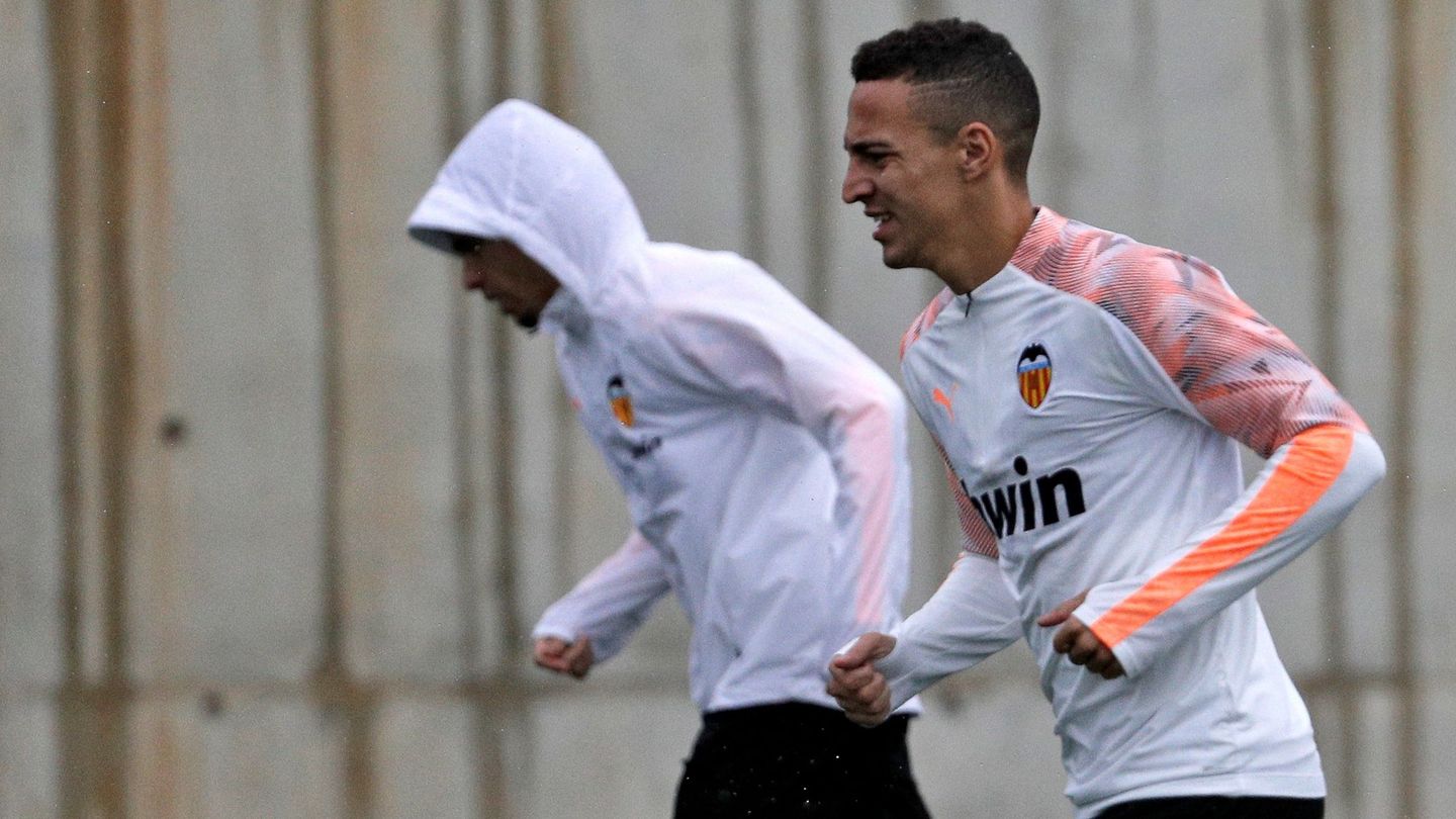 Rodrigo llegó a ejercitarse al margen de sus compañeros cuando se frustró su fichaje por el Atlético de Madrid. (EFE)