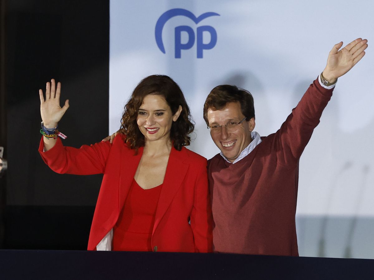 Foto: Isabel Díaz Ayuso y Martínez- Almeida celebran los resultados del 28M. ( EFE/Juanjo Martín)