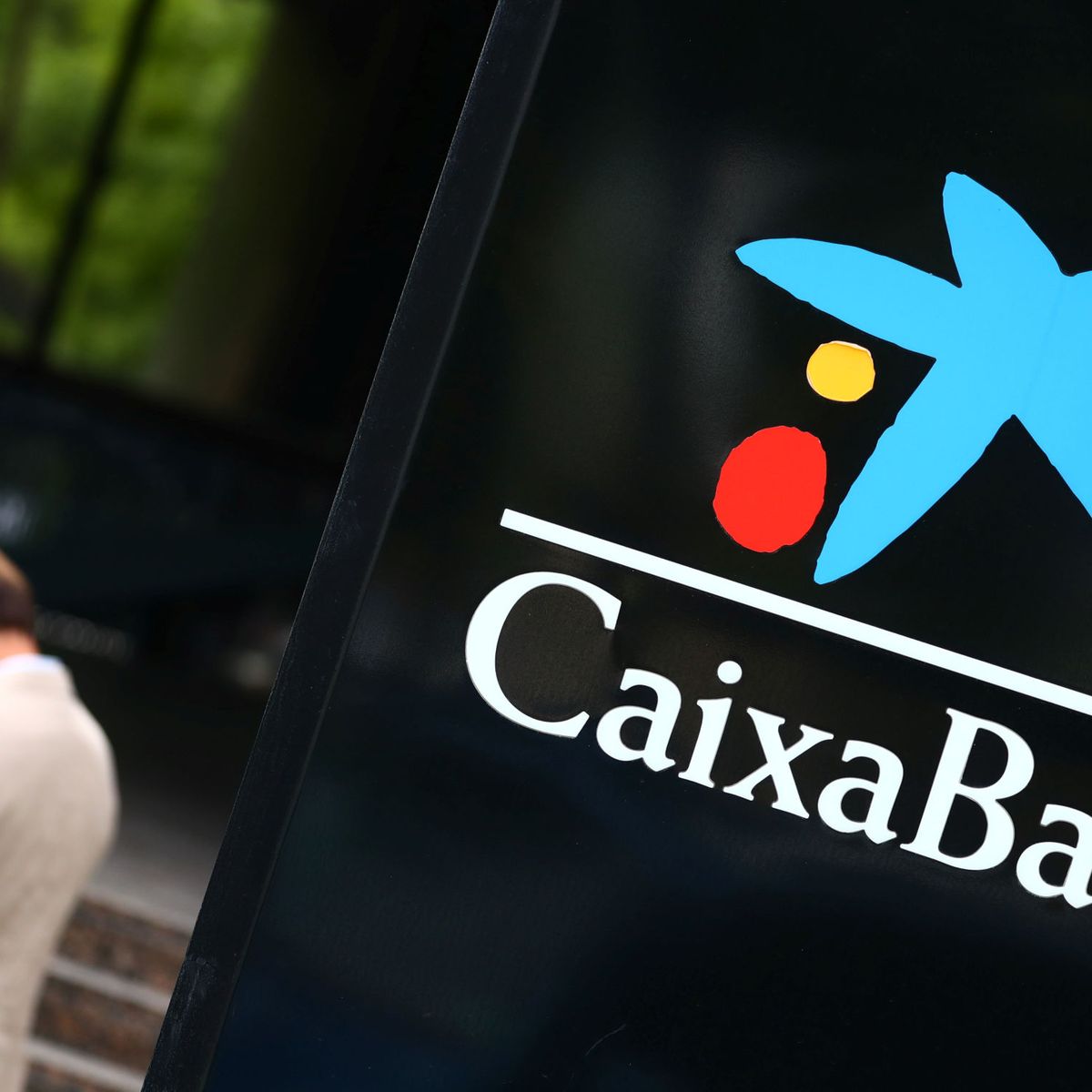 El doble rescate del Gobierno a CaixaBank