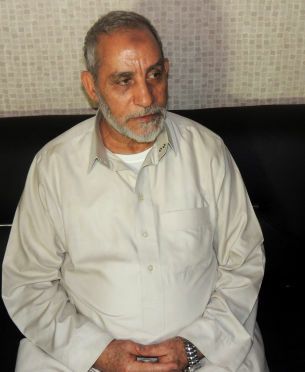 El líder de la Hermandad Mohamed Badíe tras su arresto (Efe).