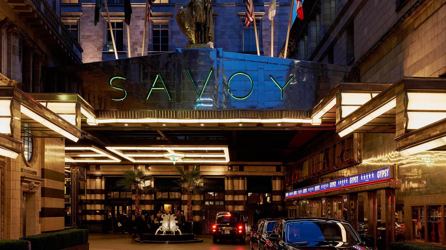 El Savoy, un clásico con un postre no menos clásico, el Peach Melba.
