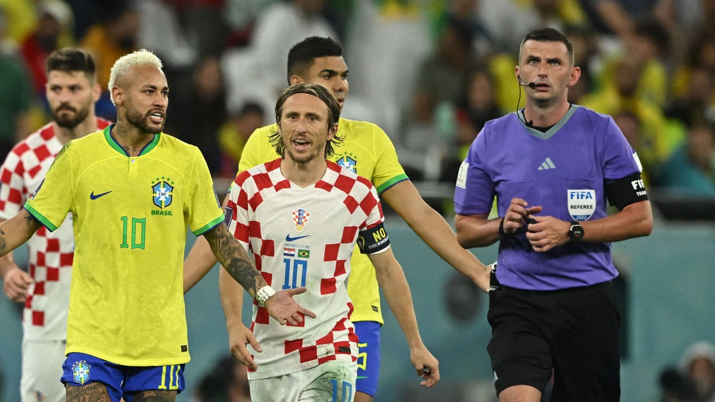 Michael Oliver, en el Croacia-Brasil del Mundial de 2022 (REUTERS/Dylan Martínez).