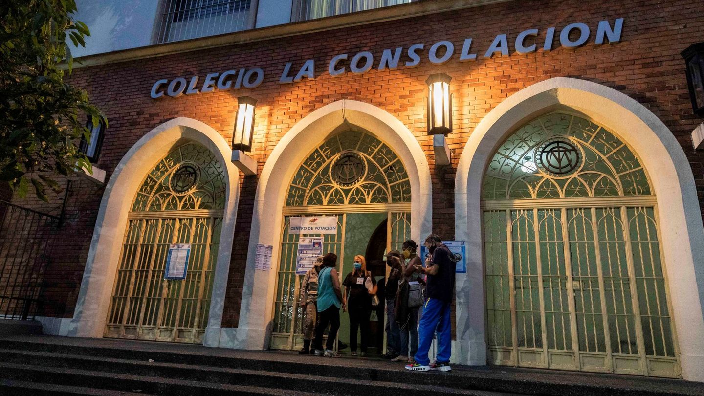 Colegio electoral en Venezuela. (Reuters)