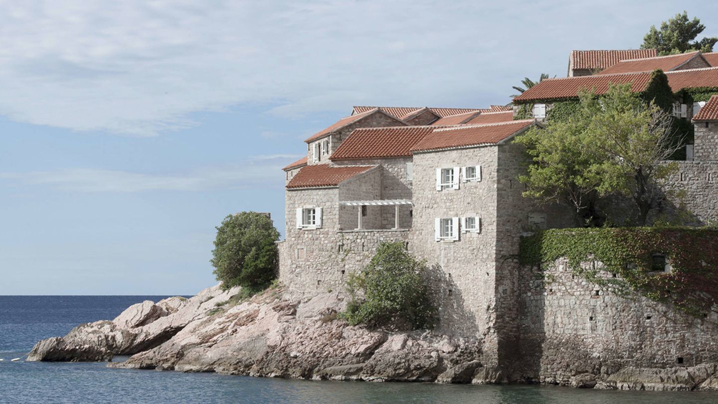 En Sveti Stefan te podrás alojar en una casita de pescador o una habitación de palacio. (Foto: Aman Sveti Stefan)