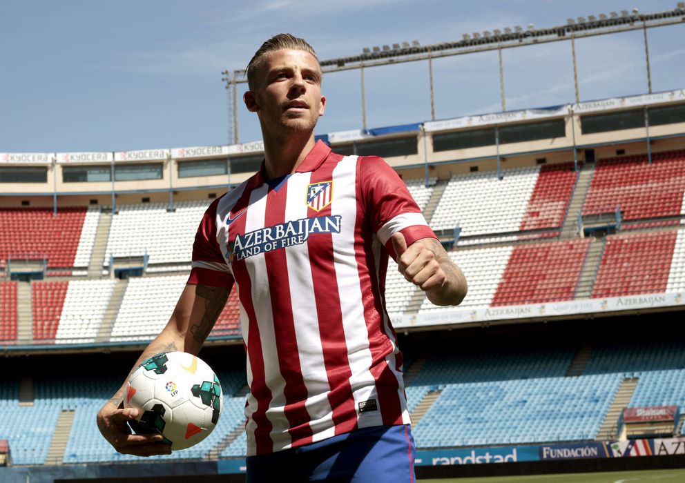 Foto: El belga con la camiseta del Atlético en el Calderón (Efe).