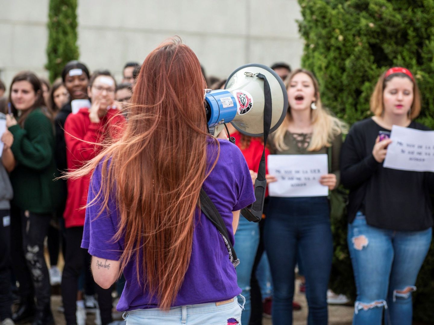 Protesta estudiantil ante la Universidad de Extremadura. (EFE)