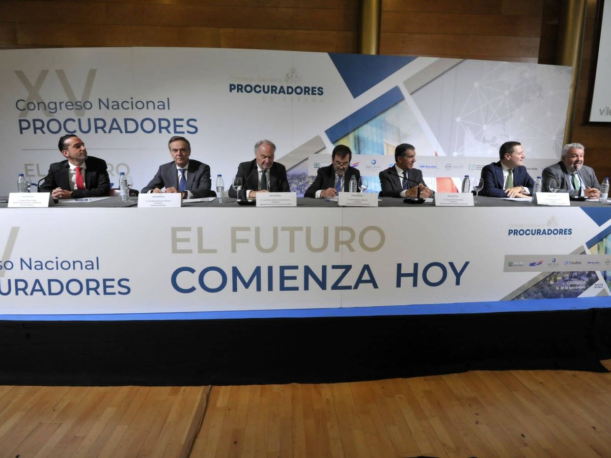 Foto: Ceremonia de clausura del XV congreso de procuradores en Granada