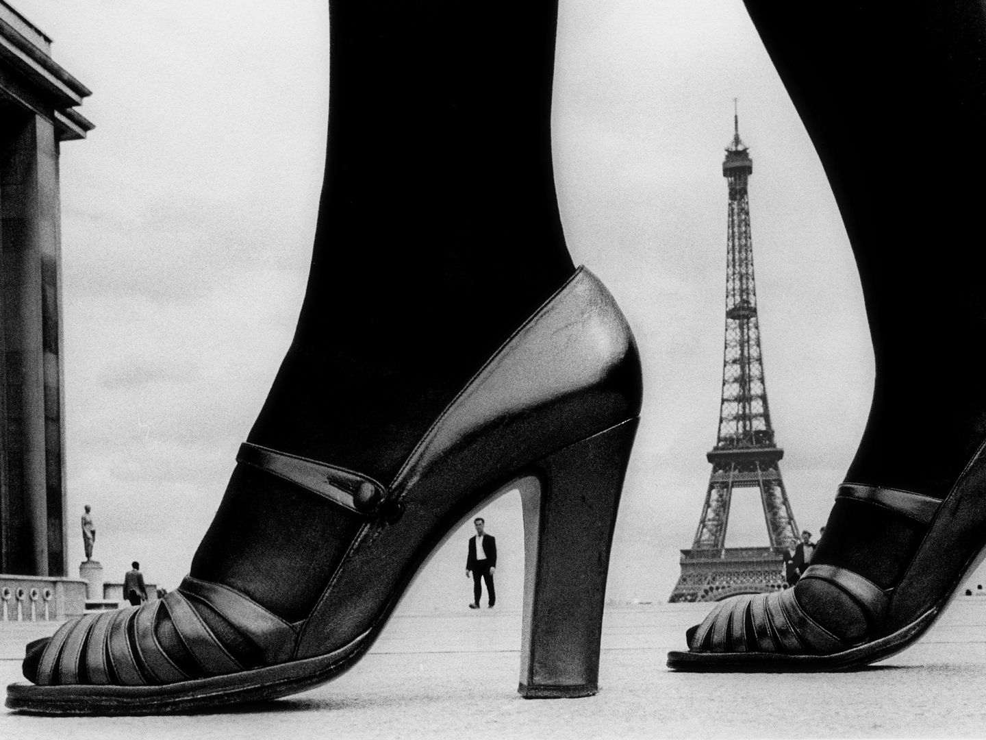 'Shoe and Eiffel Tower', de Frank Horvat (París, 1974).
