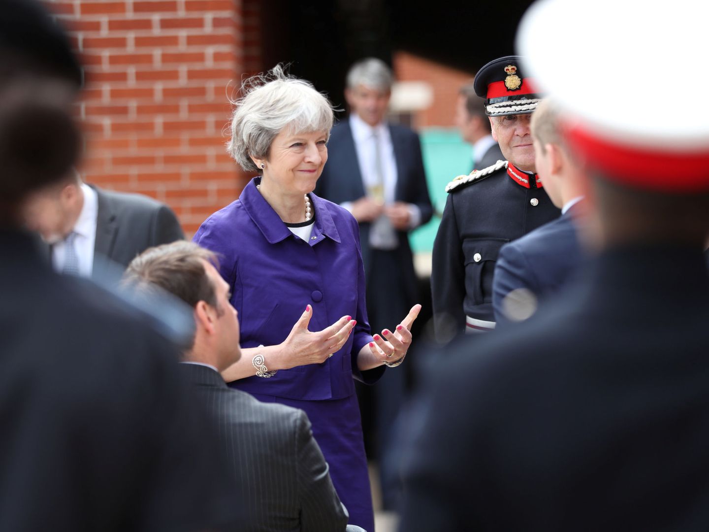 La 'premier' Theresa May durante una ceremonia en Loughborough. (Reuters)