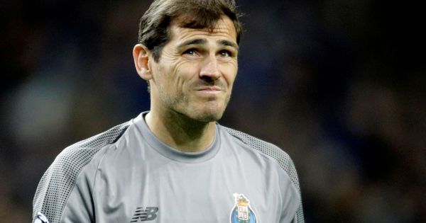 Foto: Iker Casillas sufrió un infarto esta semana durante un entrenamiento del Oporto. (Reuters)