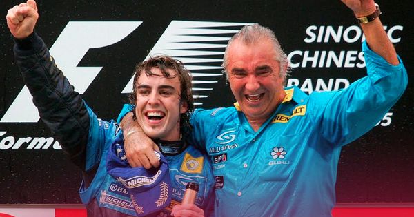 Foto: Alonso celebra su triunfo en China junto a Flavio Briatore