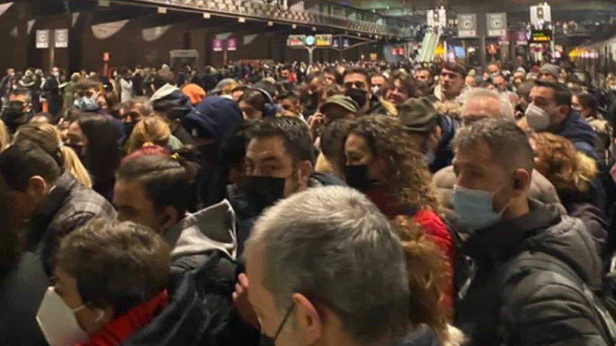 Caos en el Cercanías Madrid: golpes a los trenes e insultos a maquinistas por los retrasos