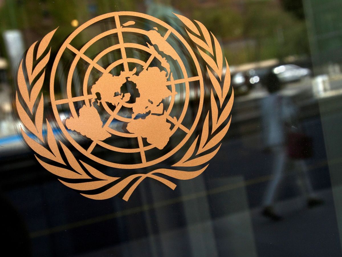 Foto: Logo de la ONU en la sede del organismo en Nueva York. (Reuters/Carlo Allegri)