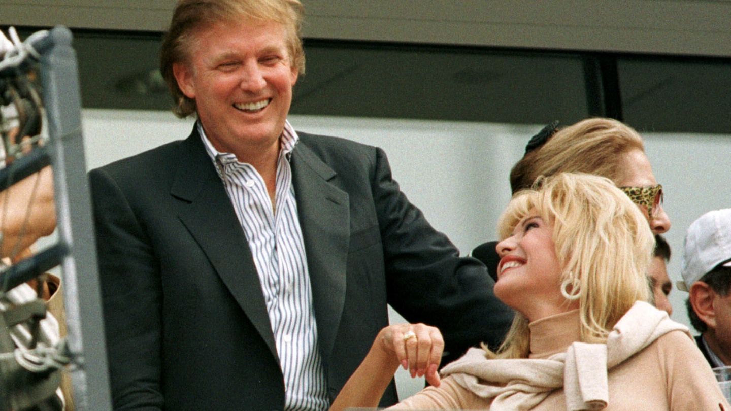 Donald e Ivana Trump, en 1997. (Reuters/Mike Blake)