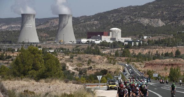 Foto: La central nuclear de Cofrentes cierra en 2030 y Cobra e Iberdrola barajan plantas solares en la zona con casi su misma potencia. (EFE)