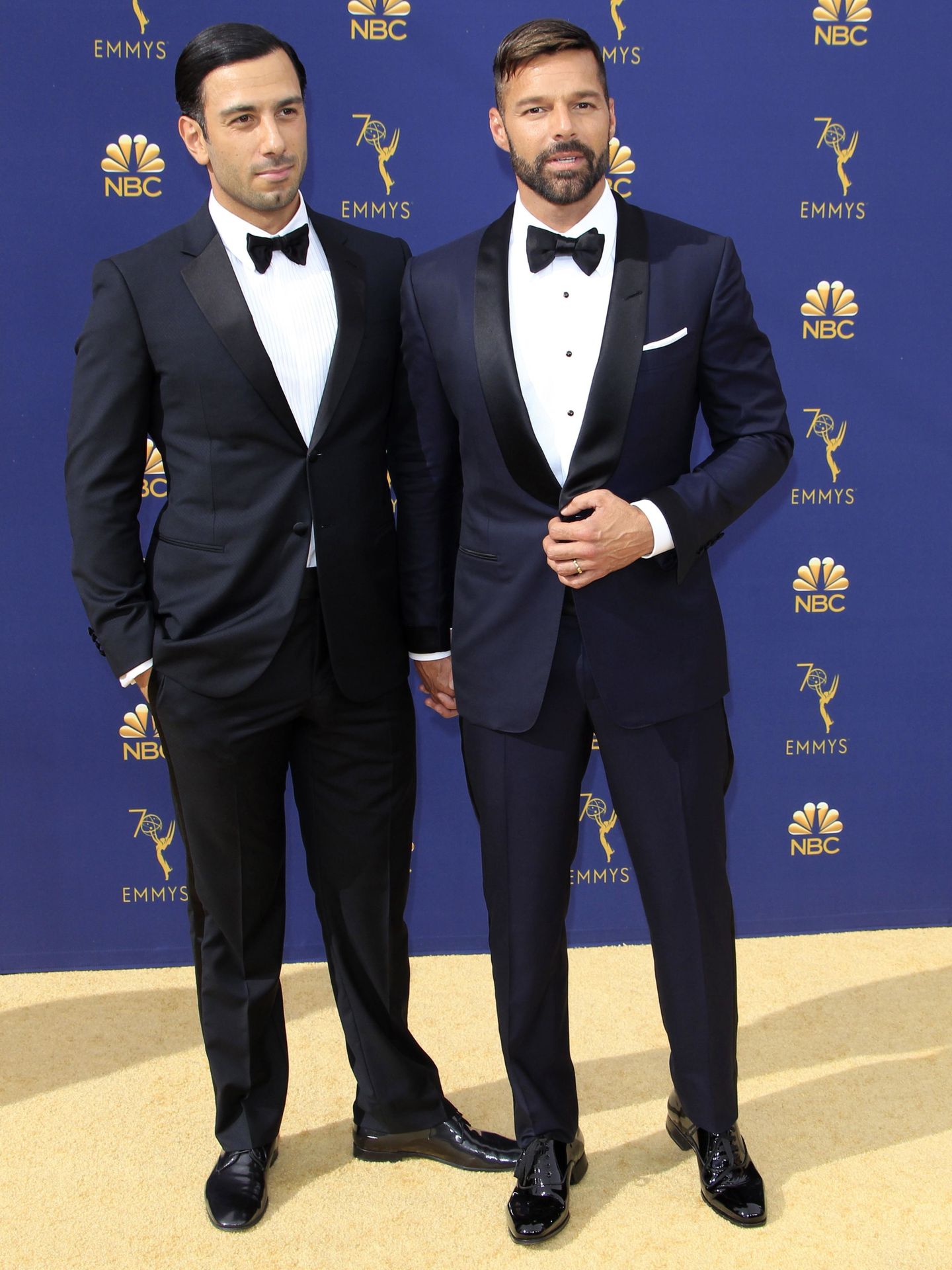 Jwan Yosef y Ricky Martin,  durante la ceremonia anual de los Primetime Emmy Awards. (EFE/Nina Prommer)