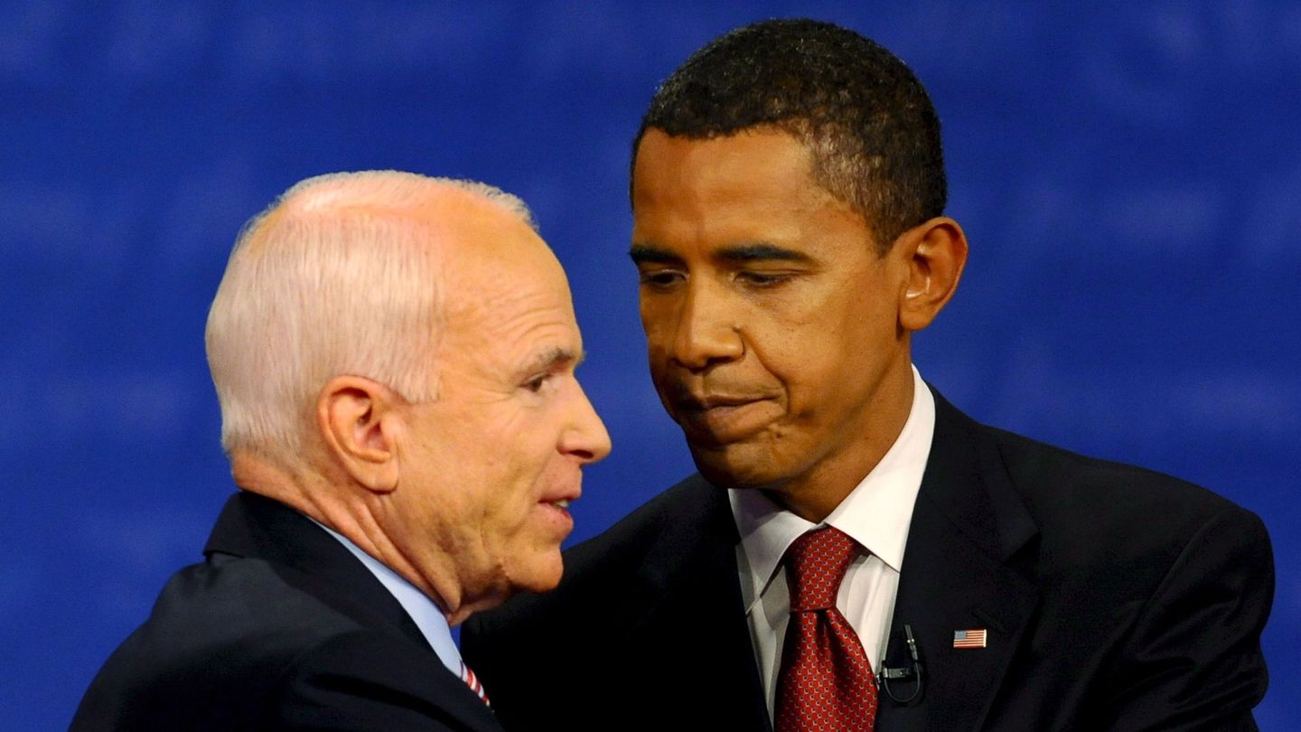 Imagen de archivo de McCain con el expresidente de EEUU Barack Obama. (Reuters)