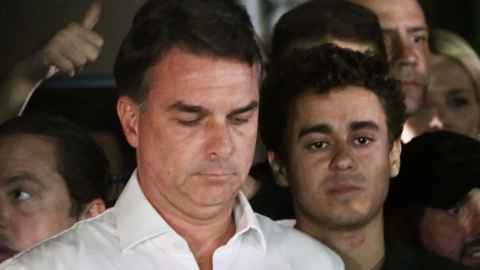 Investigan la campaña de Flávio Bolsonaro por financiación irregular e injerencia externa