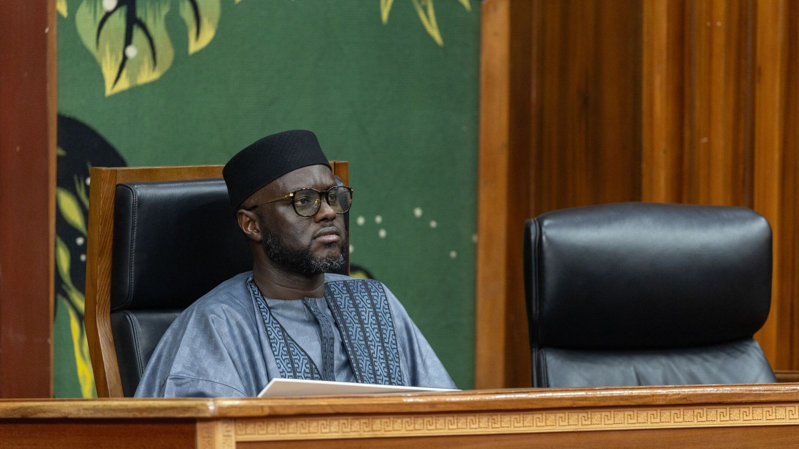 Dimite el presidente de Parlamento de Senegal, aliado del destituido primer ministro