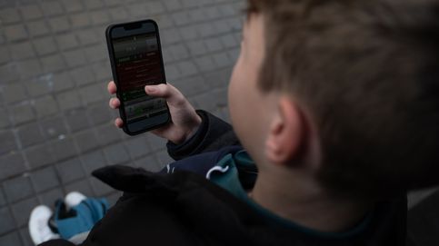 Cantabria prohibirá el uso del móvil en colegios e institutos el próximo curso
