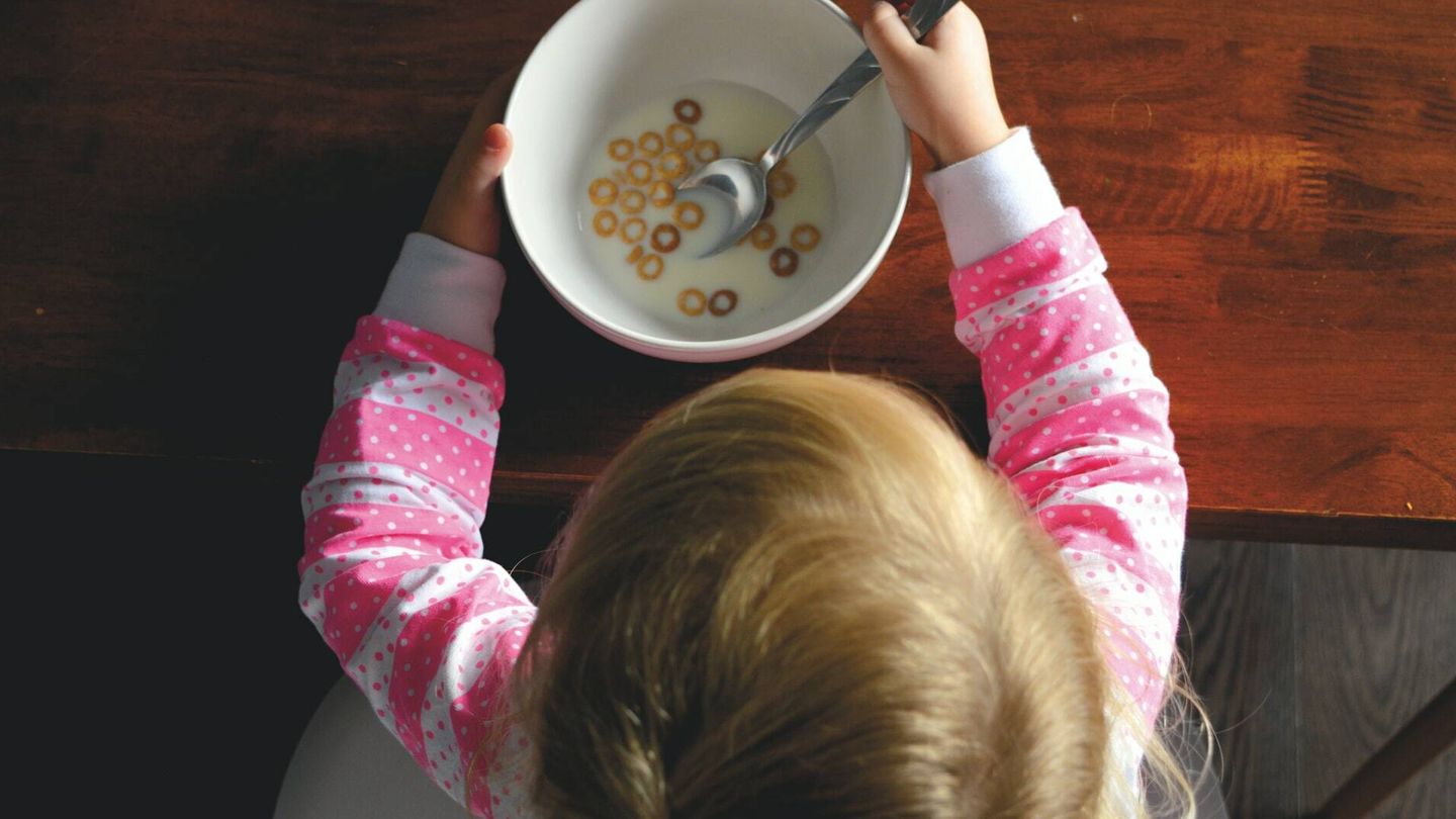 Los niños están creciendo y desarrollándose, por lo que las dietas están contraindicadas (Unsplash)