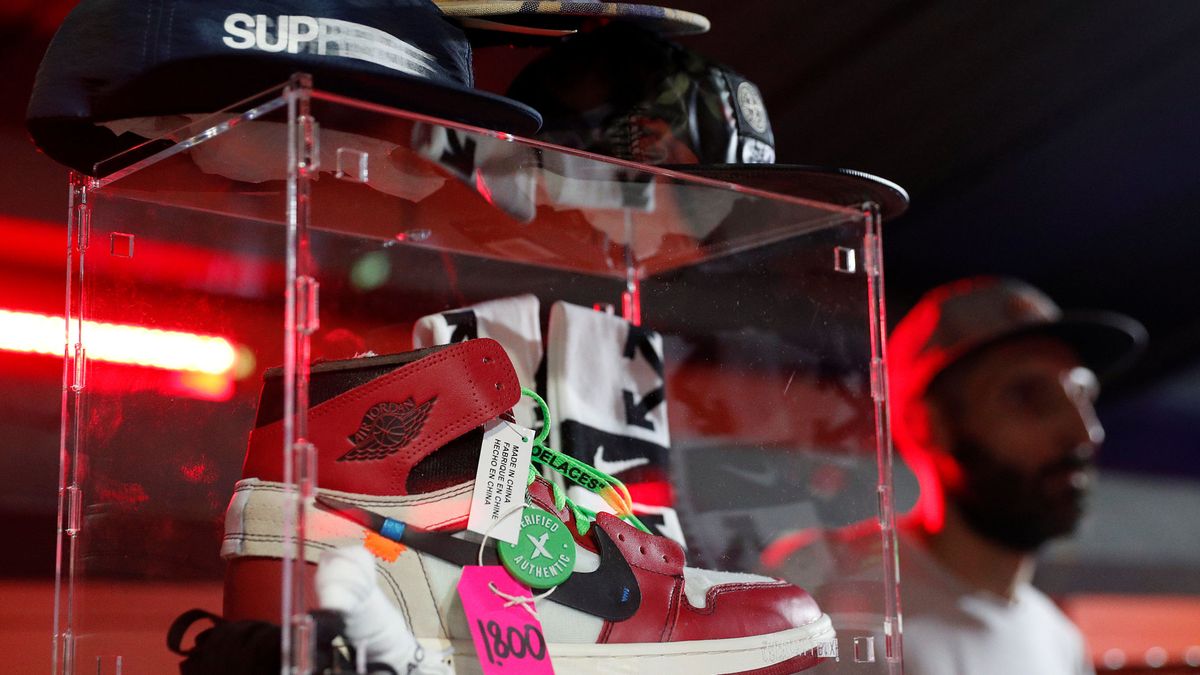 La reventa de zapatillas inunda la red: así es el polémico negocio que ya salpica a Nike