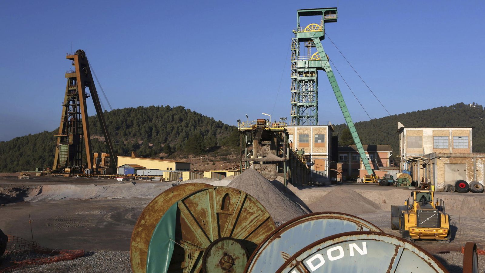 Foto: Vista de los exteriores de la mina de Iberpotash en Súria (Barcelona). (EFE)