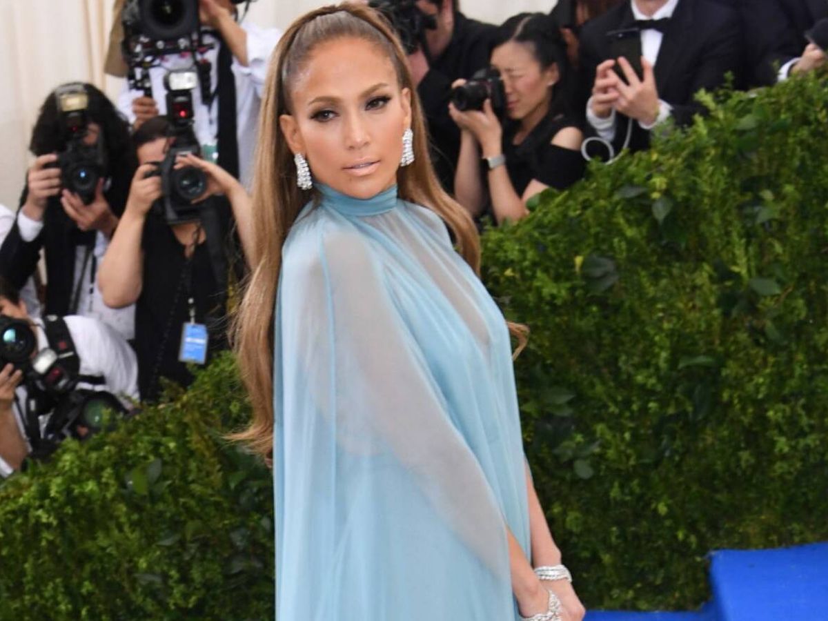 Foto: Jennifer Lopez a su llegada a la Gala MET de 2017. (Gtres)