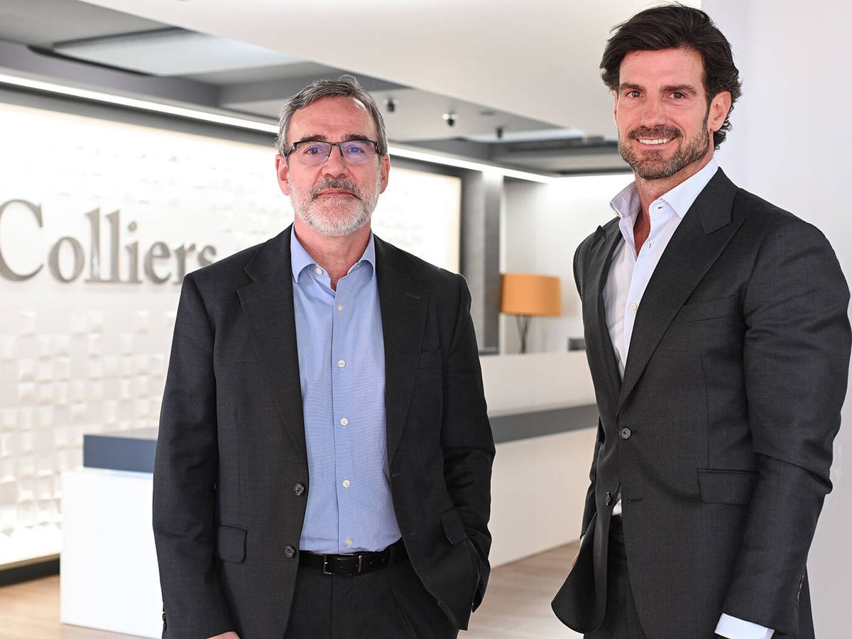 Foto: Mikel Echavarren, presidente y CEO de Colliers Iberia, junto a Aitor Ocio. (Cedida)