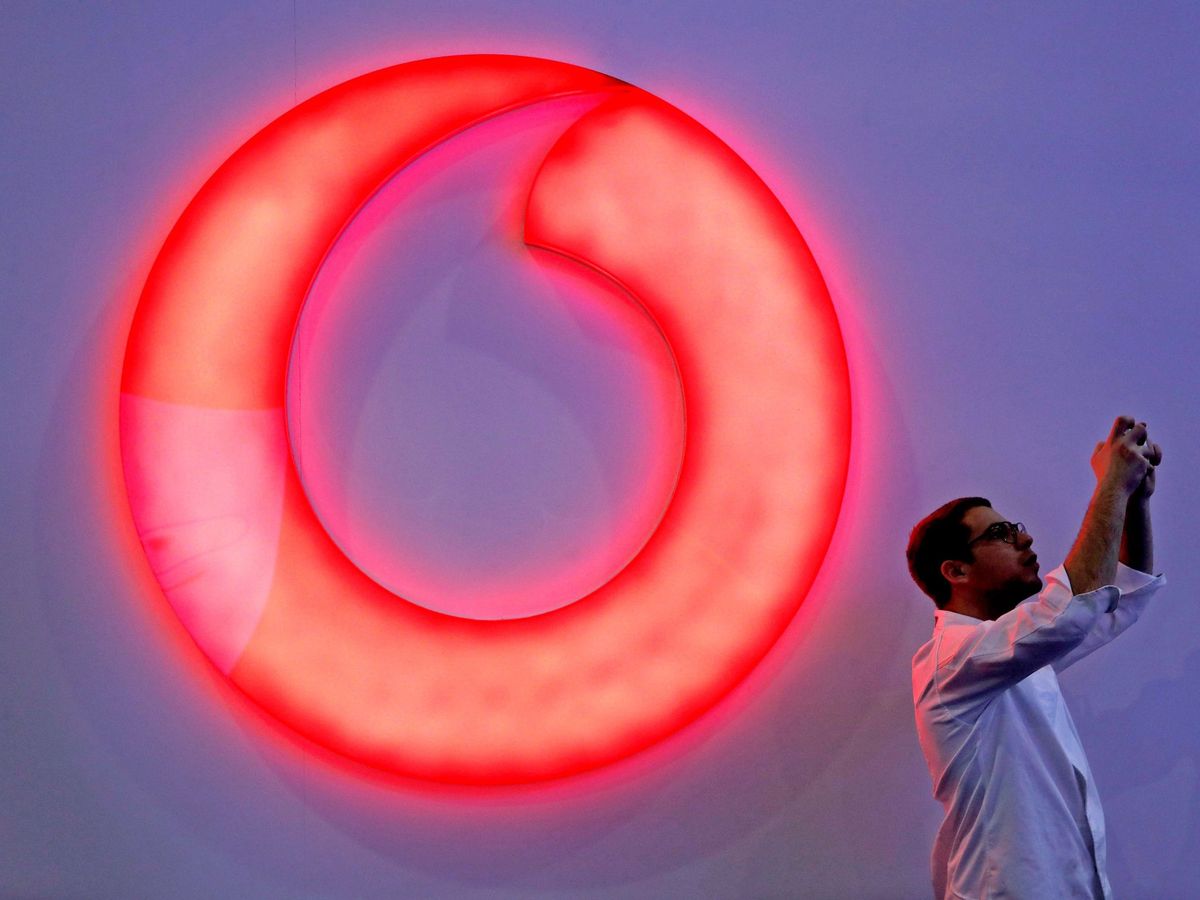 Foto: El logo de Vodafone. (EFE/Alberto Estevez)
