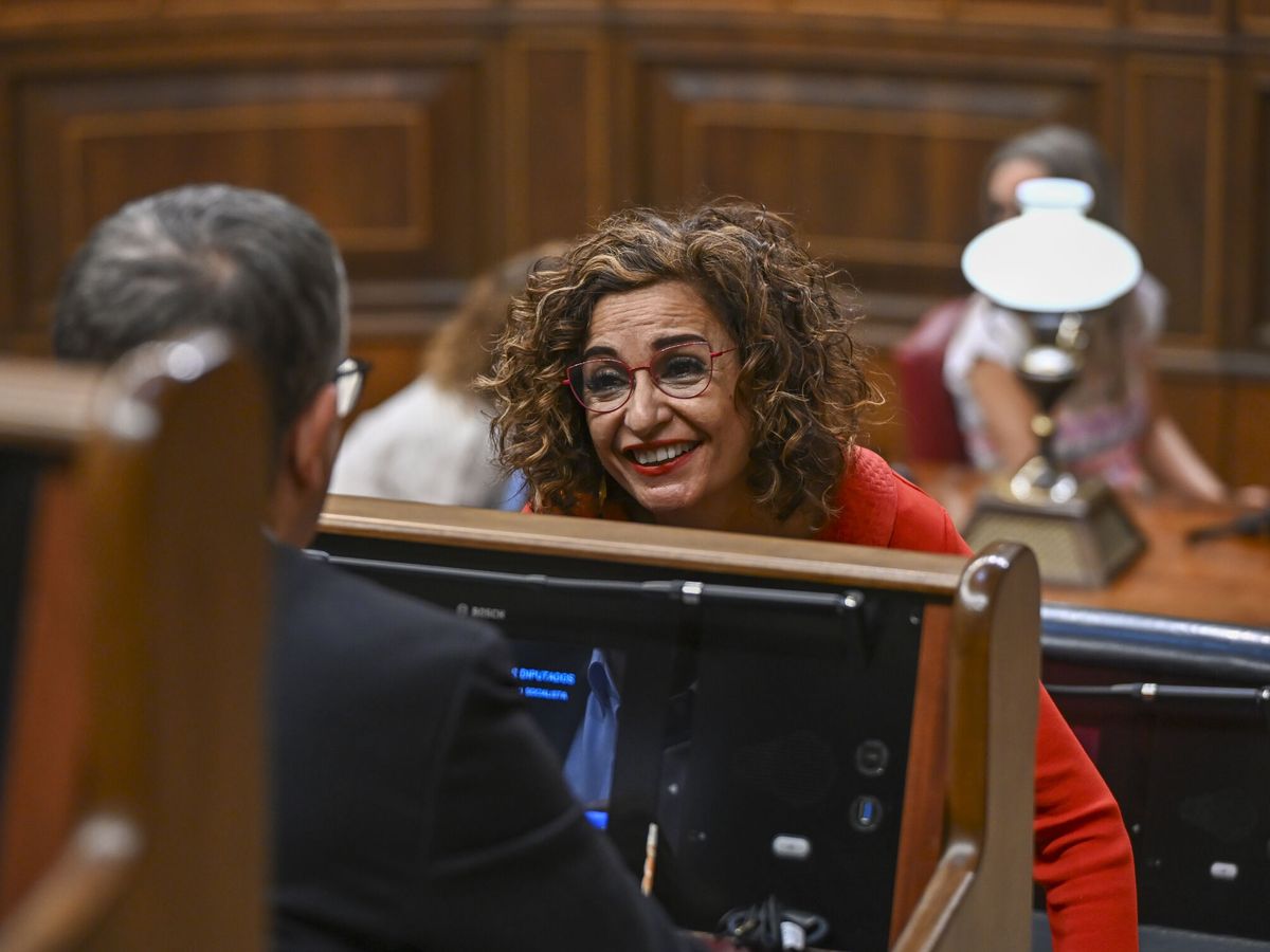 Foto: La vicepresidenta y ministra de Hacienda, María Jesús Montero, en el Congreso. (EFE/Fernando Villar) 